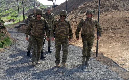 Müdafiə naziri cəbhənin ön xəttində yerləşən bölmələrdə olub