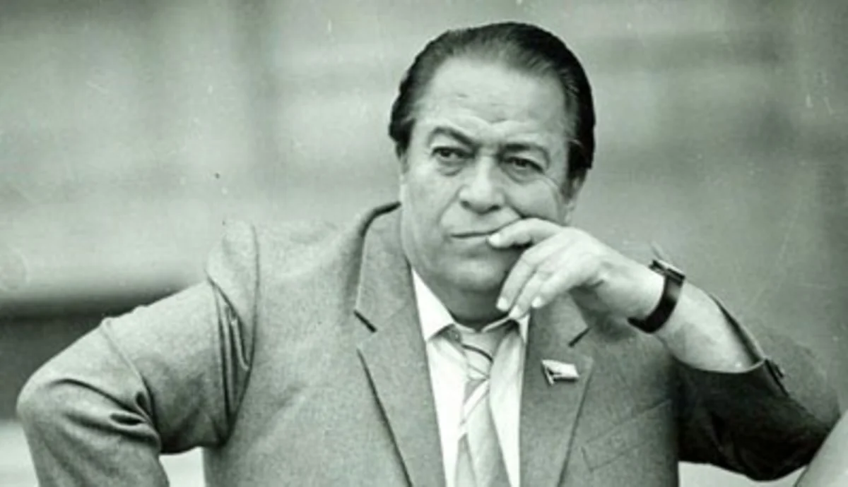 Prezident İlham Əliyev Rəşid Behbudovun 100 illik yubileyinin keçirilməsi haqqında sərəncam imzalayıb