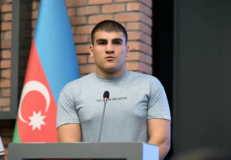 Fərid Qayıbov ay ərzində beynəlxalq yarışlarda uğurla çıxış etmiş idmançılarla görüşüb