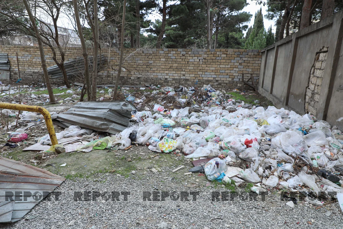 Paytaxtın küçələrindən biri zibilliyə çevrilib - VİDEO