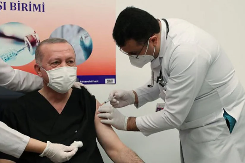 Ərdoğan “CoronaVac”ın ikinci dozası ilə peyvənd olunub