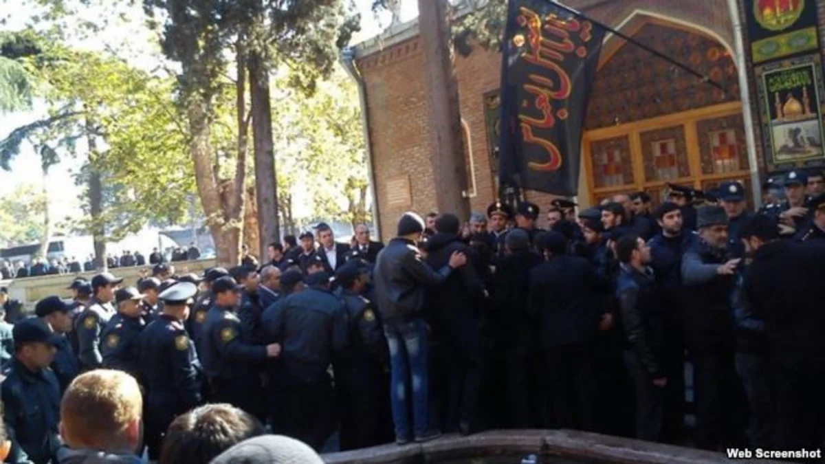 Мубариз Гурбанлы и Аллахшюкур Пашазаде прокомментировали предотвращение митинга верующих в Гяндже