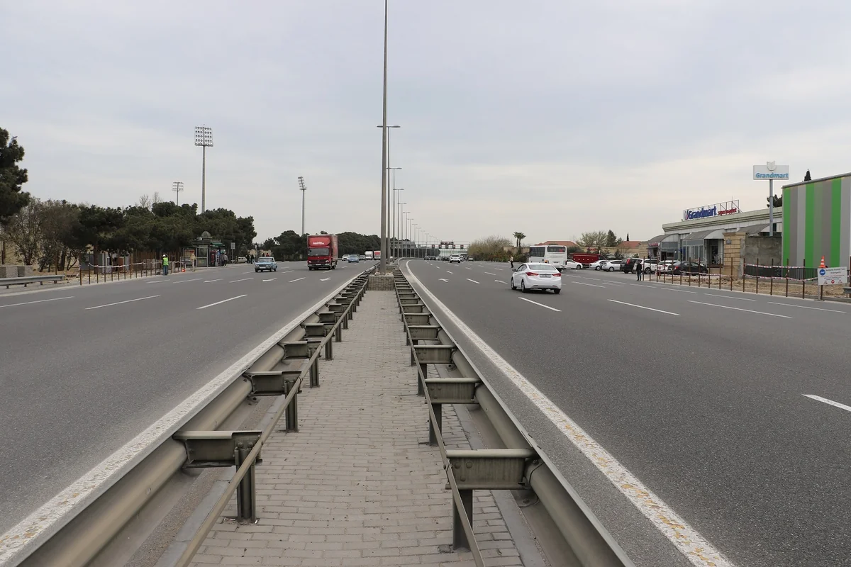 Bakıda yerüstü piyada keçidinin inşasına start verilib