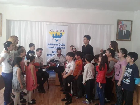 Gənclər üçün Təhsil Mərkəzi xeyriyyə tədbiri təşkil edib