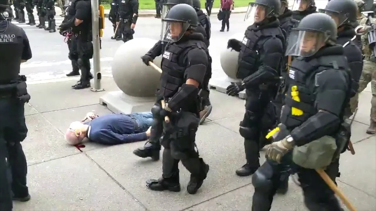 Illegal party dispersed in Paris