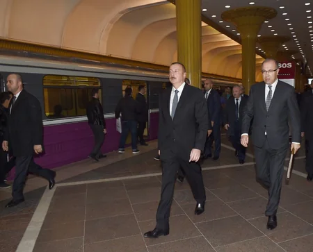 Президент Ильхам Алиев ознакомился с ретро-вагонами Бакинского метрополитена - ОБНОВЛЕНО