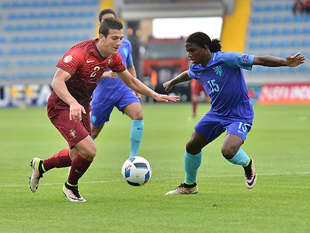 Bakıdakı ​Avropa çempionatının ilk finalçısı müəyyənləşib