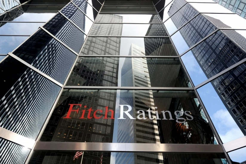 Агентство Fitch понизило рейтинг РФ до BBB- с негативным прогнозом