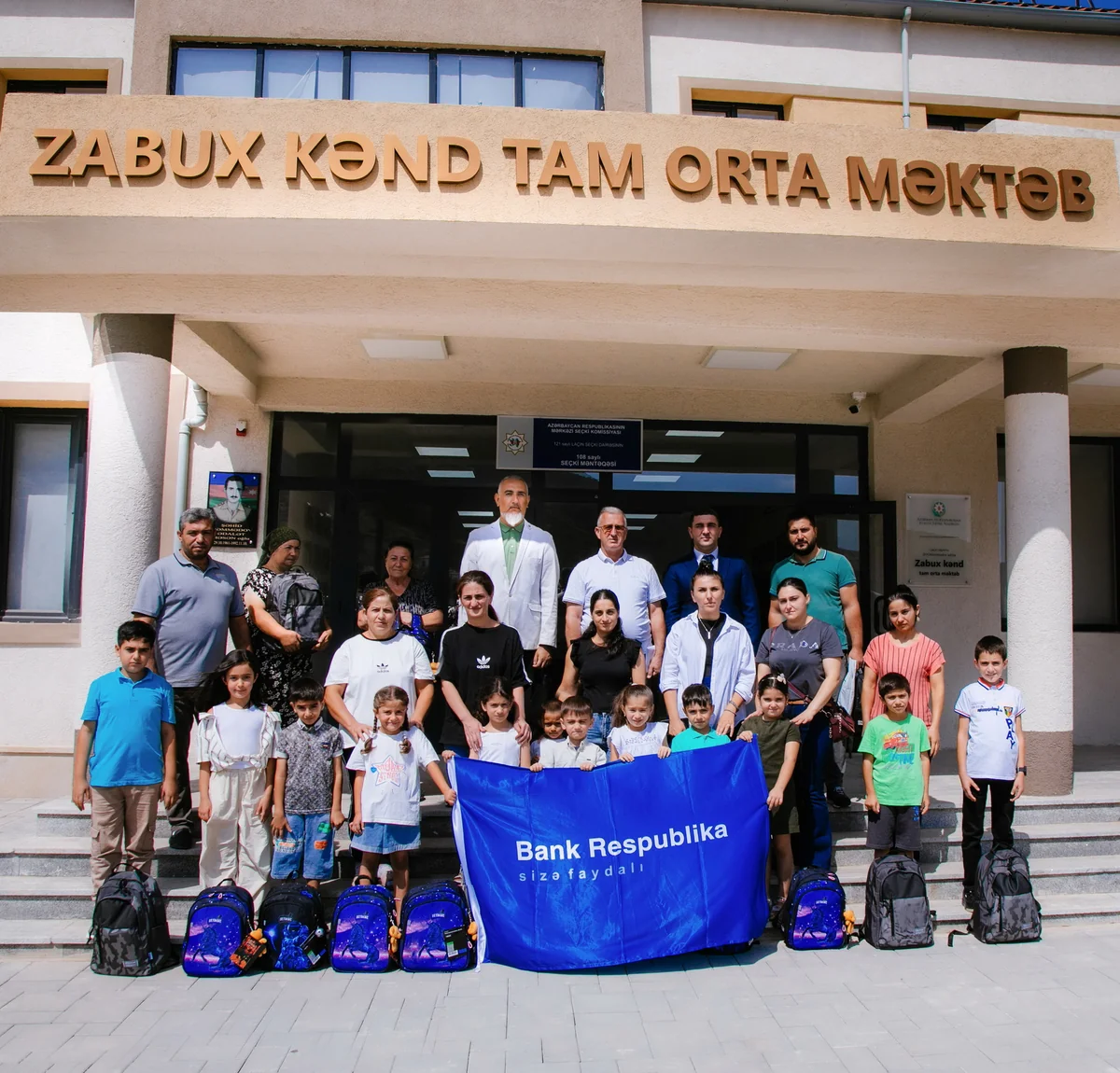 Bank Respublika Laçının Zabux kəndindəki məktəbliləri sevindirib