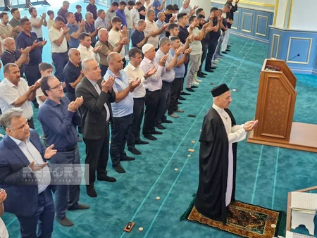 Naxçıvanda Qurban bayramı münasibətilə bayram namazı qılınıb