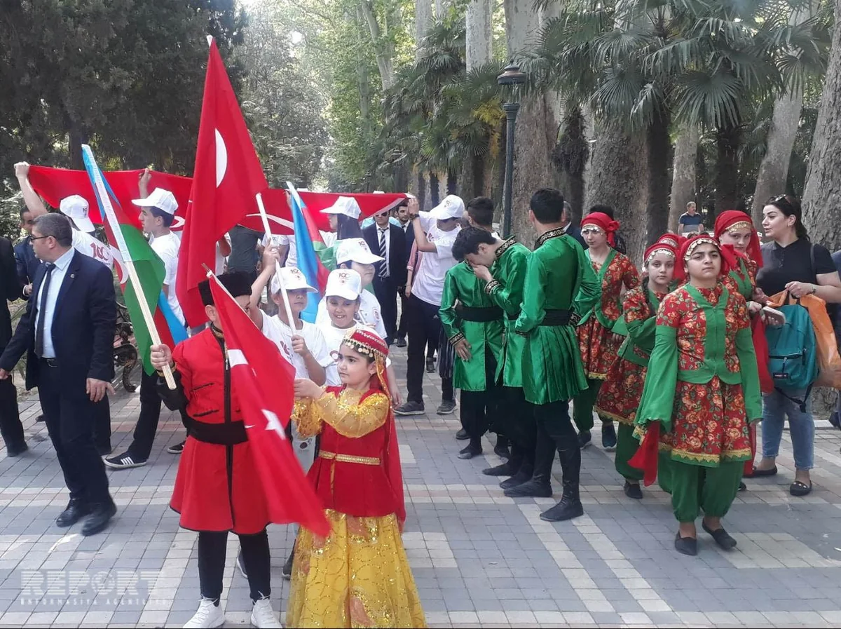 Gəncədə “Atatürkü anma, Gənclər və idman bayramı” qeyd olunub