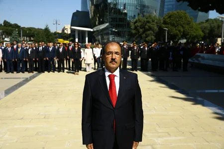 Cahit Bağcı Türk Şəhidliyini ziyarət edib