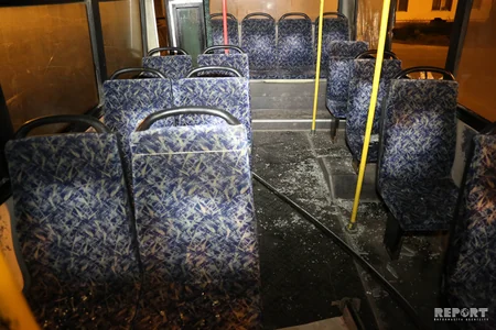 Abşeronda yük maşını sərnişin avtobusu ilə toqquşub, xəsarət alanlar var - FOTO