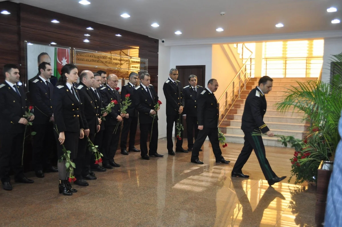 Bakı şəhər prokurorluğunda Heydər Əliyevin xatirəsinə həsr olunmuş anım mərasimi keçirilib