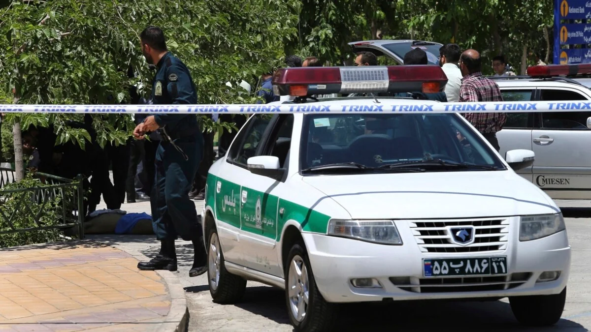 Tehranda naməlum şəxs İran parlamentinin binası qarşısında atəş açıb