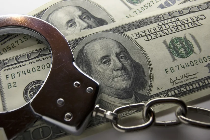 Bakıda saxta dollar istehsal edən şəxslərə hökm oxunub