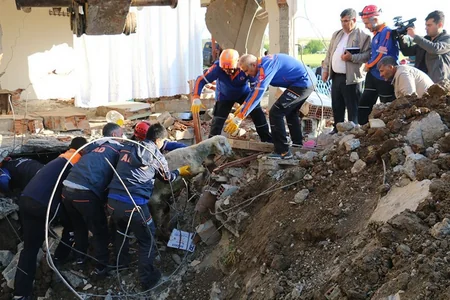 Türkiyədə zəlzələ nəticəsində yaralananların sayı 39-a çatıb - YENİLƏNİB