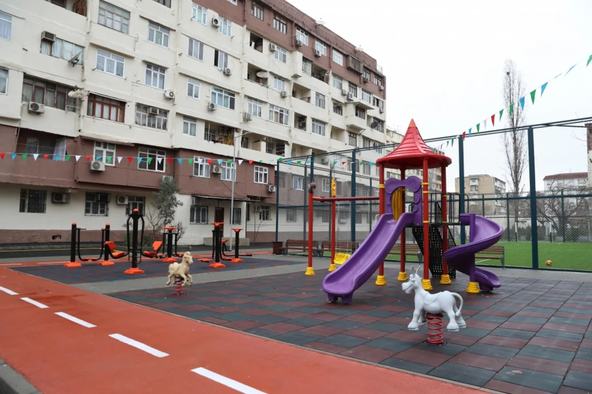 Bakıda növbəti abad həyət istifadəyə verilib