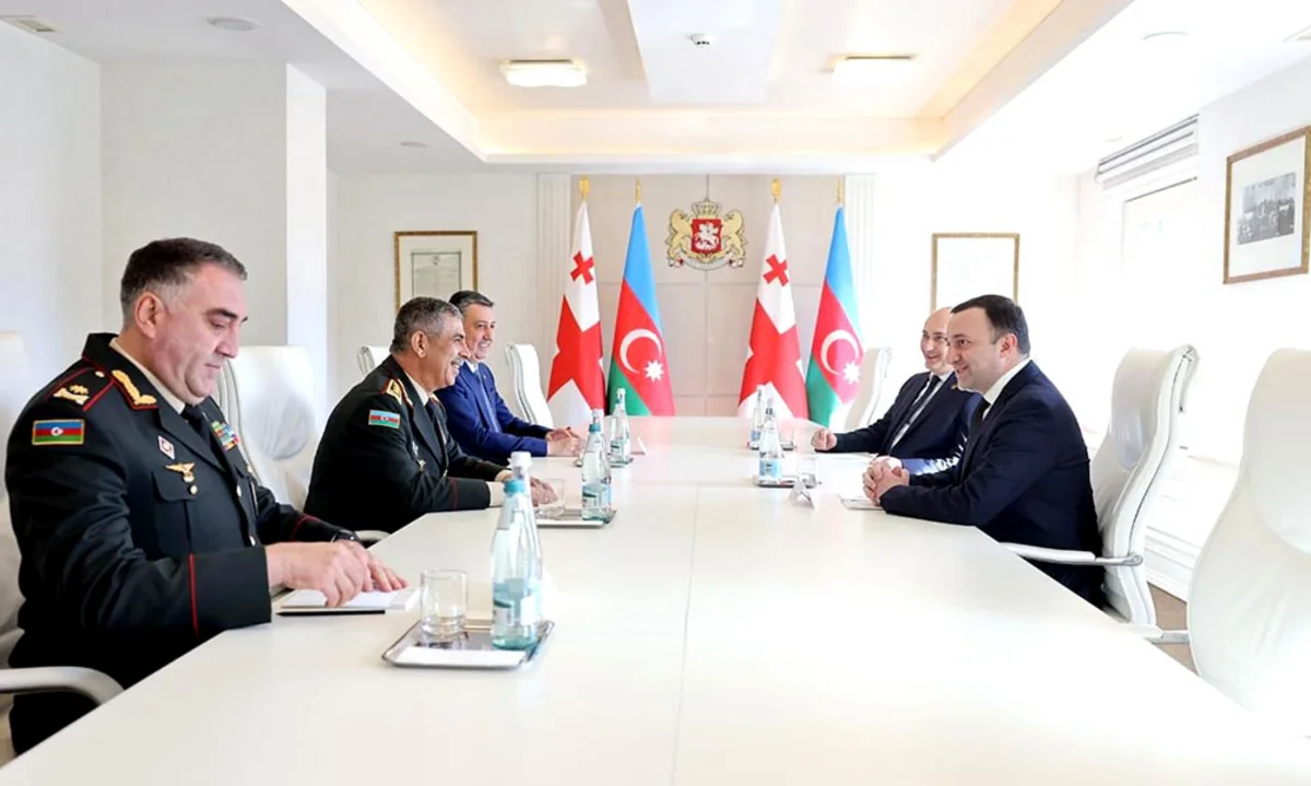 Zakir Həsənov Gürcüstanın Baş naziri ilə regiondakı hərbi-siyasi vəziyyəti müzakirə edib