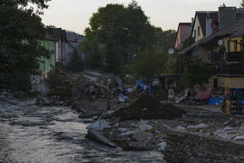 Polşada daşqınlar nəticəsində azı 9 nəfər ölüb