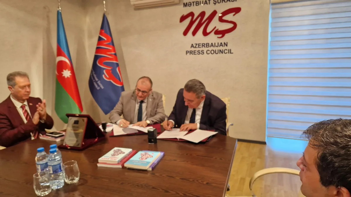 Mətbuat Şurası ilə Kərkük Kültür Dərnəyi arasında Əməkdaşlıq Memorandumu imzalanıb