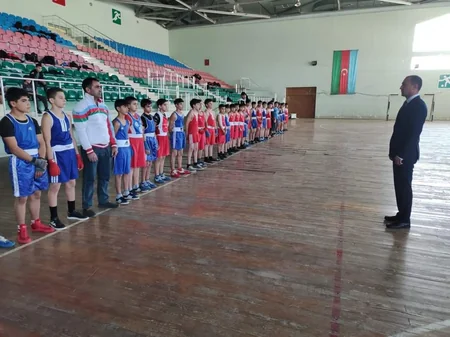 Biləsuvarda Zəfər günü ilə bağlı boks yarışı keçirilib