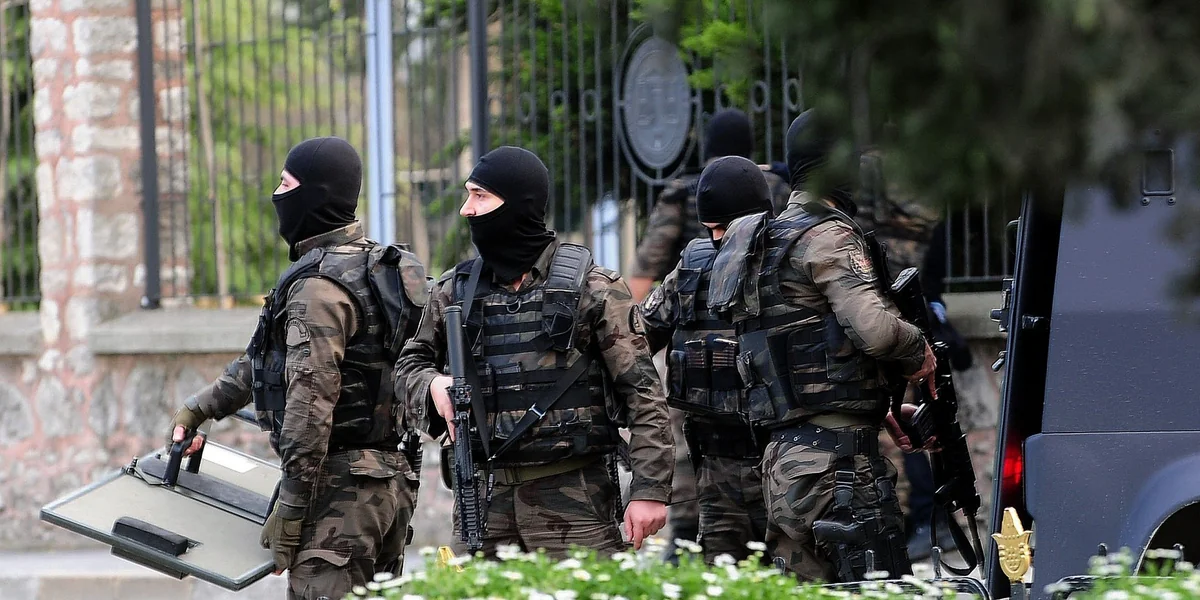 Türkiyədə 300 min lirə mükafatla axtarılan PKK terrorçusu və daha 6 silahlı məhv edilib