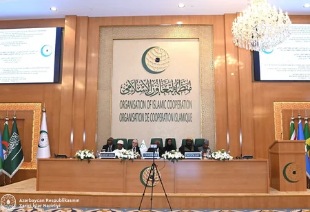 Jeyhun Bayramov adresses OIC extraordinary meeting