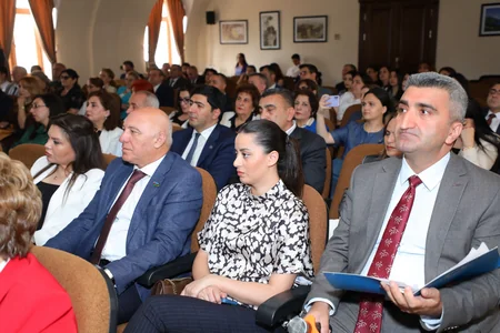 Ümumdünya Qaçqınlar Gününə həsr olunmuş beynəlxalq tədbir keçirilib