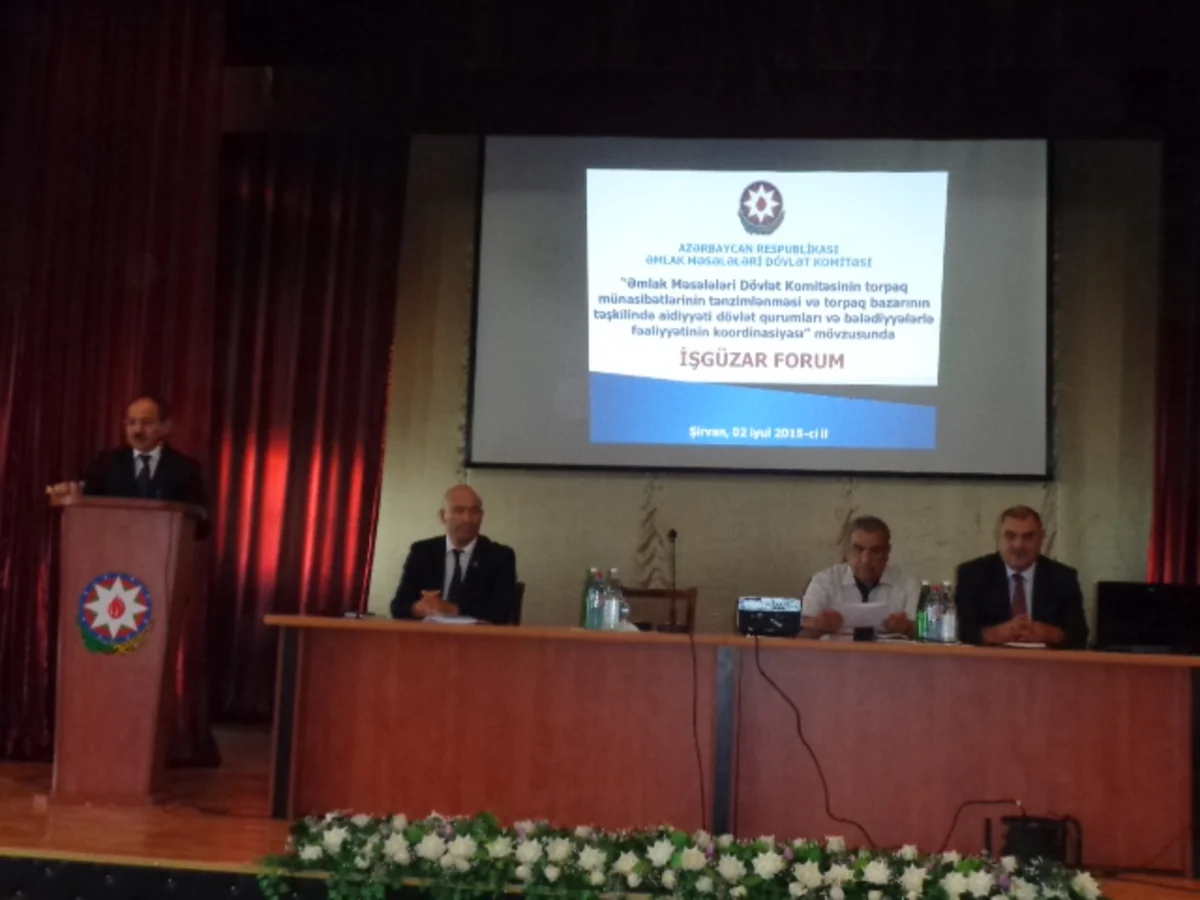 Şirvanda torpaq bazarında dövlət qurumlarının fəaliyyətinə dair forum keçirilib