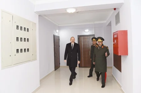 Prezident İlham Əliyev Sabunçu rayonunda hərbçilərə yeni mənzillərin verilməsi mərasimində iştirak edib - YENİLƏNİB