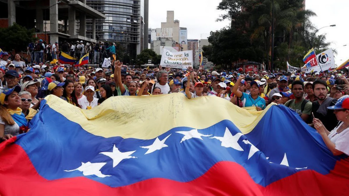 Протесты в Венесуэле - крах экономики, голодный народ, утративший доверие властитель - КОММЕНТАРИЙ