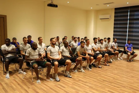 Qarabağın prezidenti BATE ilə cavab oyunu öncəsi klubu ziyarət edib