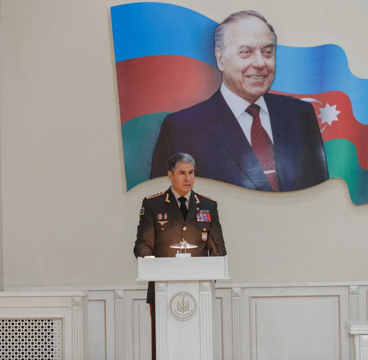 Vilayət Eyvazov Daxili Qoşunlarda müşavirə keçirib, tapşırıqlar verib