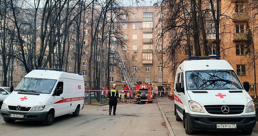 В Москве пожарные спасли 11 человек из загоревшейся многоэтажки