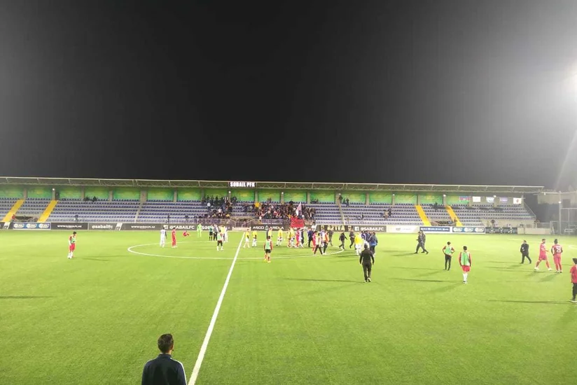 Sabahın futbolçusu Keşlə ilə oyundan sonra baş hakimi vurmaq istəyib