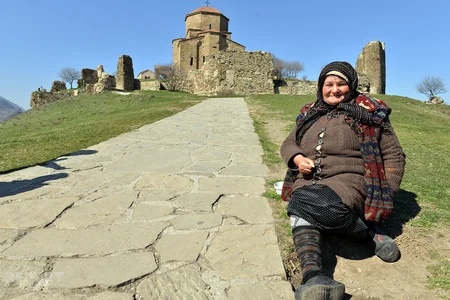 Xristianlığın ilk çağlarından yadigar - Cvari monastırı - FOTOREPORTAJ