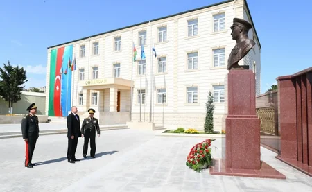 Prezident İlham Əliyev Cəmşid Naxçıvanski adına Hərbi Liseydə yenidənqurma işlərindən sonra yaradılan şəraitlə tanış olub - YENİLƏNİB - FOTO