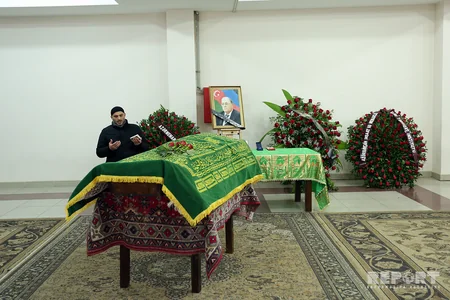 Təzəpir məscidində Abbas Ələsgərovla vida mərasimi keçirilir - FOTO