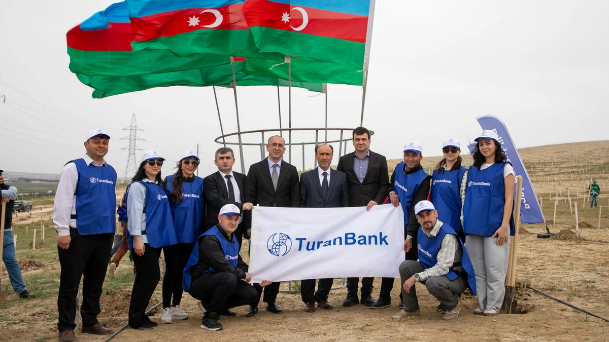 TuranBank ağacəkmə aksiyasında iştirak edib