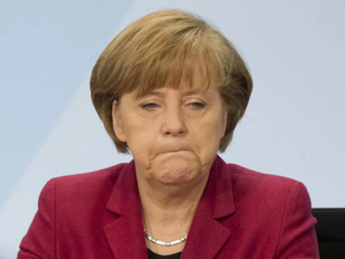Merkel Kölndəki hadisələrə görə Davosa səfərini ləğv edib