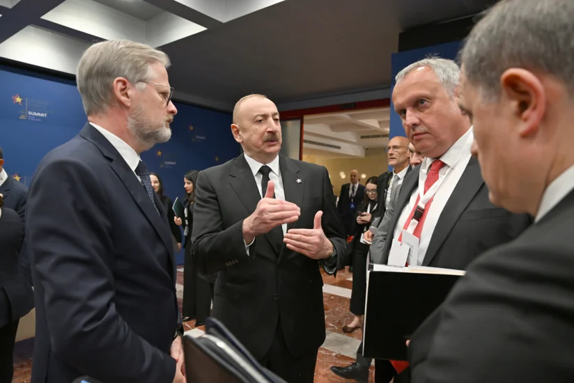 Ilham Aliyev meets with prime minister of Czech Republic in Albania