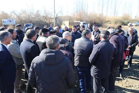 Laçından olan namizəd fəal seçki kampaniyası ilə diqqət çəkdi