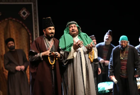 Heydər Əliyev Mərkəzində “Ölülər” pyesi anşlaqla izlənilib - VİDEO