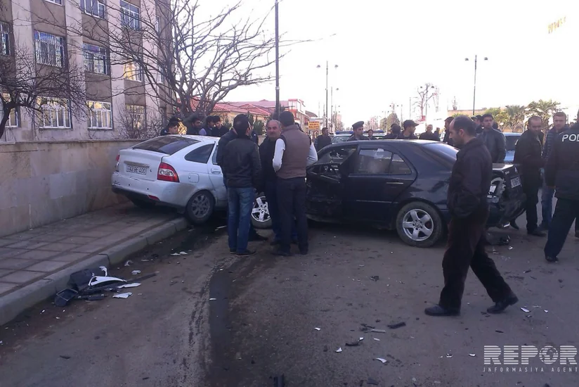 Lənkəranda yol qəzası baş verib, xəsarət alanlar var - FOTO