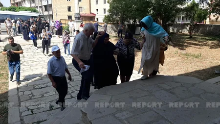 Shusha residents visit Yukhari Govhar Aga mosque, perform prayers