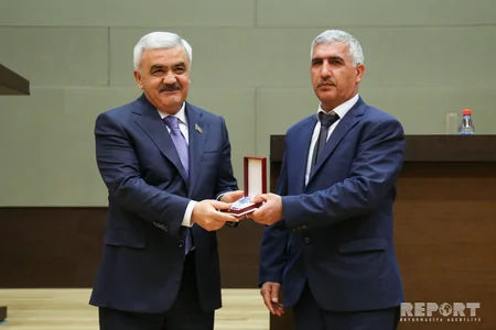 SOCAR-da dövlət təltiflərinə layiq görülmüş neftçilərə orden və medallar təqdim olunub