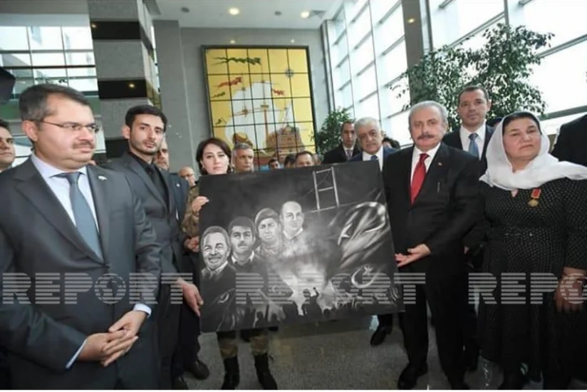 Biləsuvarlı rəssamın kömürlə çəkdiyi əsəri Ərdoğana hədiyyə edilib
