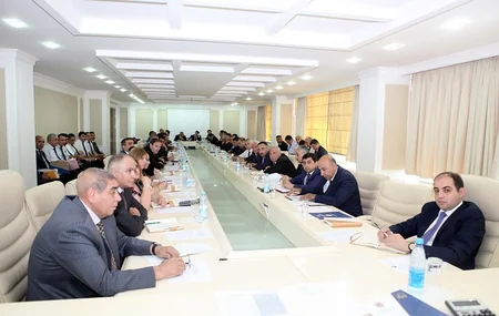 Nazirlik rəisi cəzalandırıb, 4 əməkdaşa töhmət verib