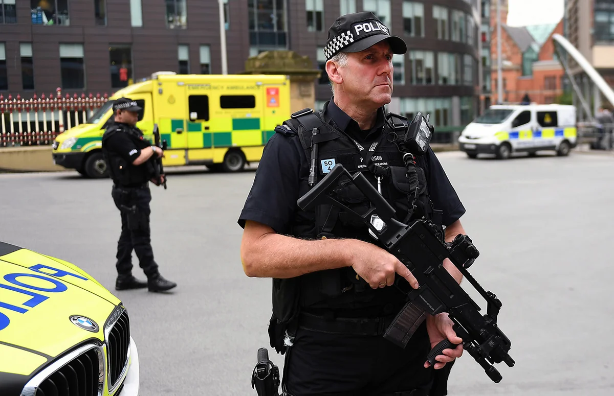 Londonda avtomobili piyadaların üzərinə sürən sürücü saxlanılıb